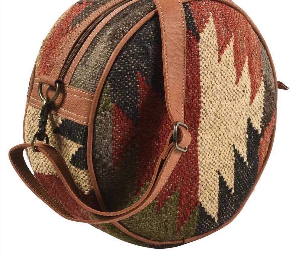 NEW AMERICAN DARLING women's canyon trail canteen bag in multicolor